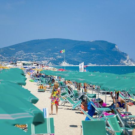 Villaggio Turistico Internazionale ポルト・レカナーティ エクステリア 写真